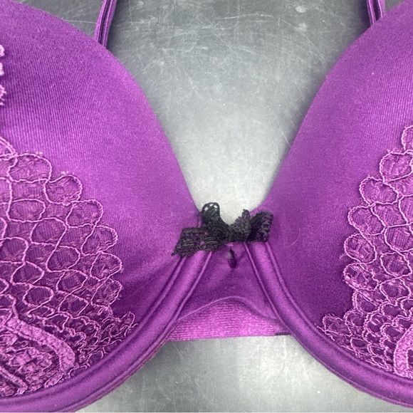 Victoria's Secret Purple Lace Underwire Bra - Picture 2 of 8